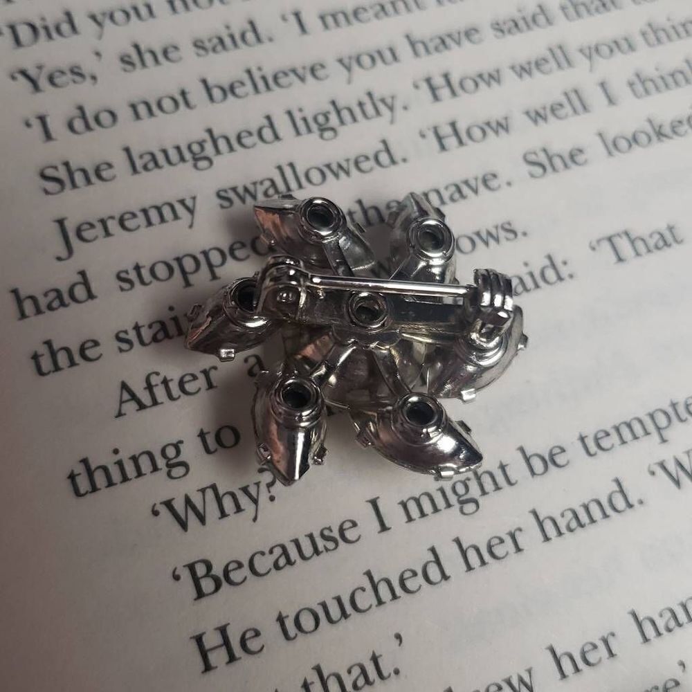 Faux Diamond Brooches - Picture 3 of 7
